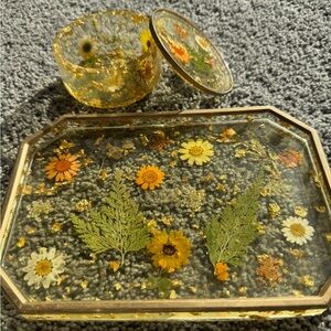 Handmade Floral Resin Two Piece Set 🌼